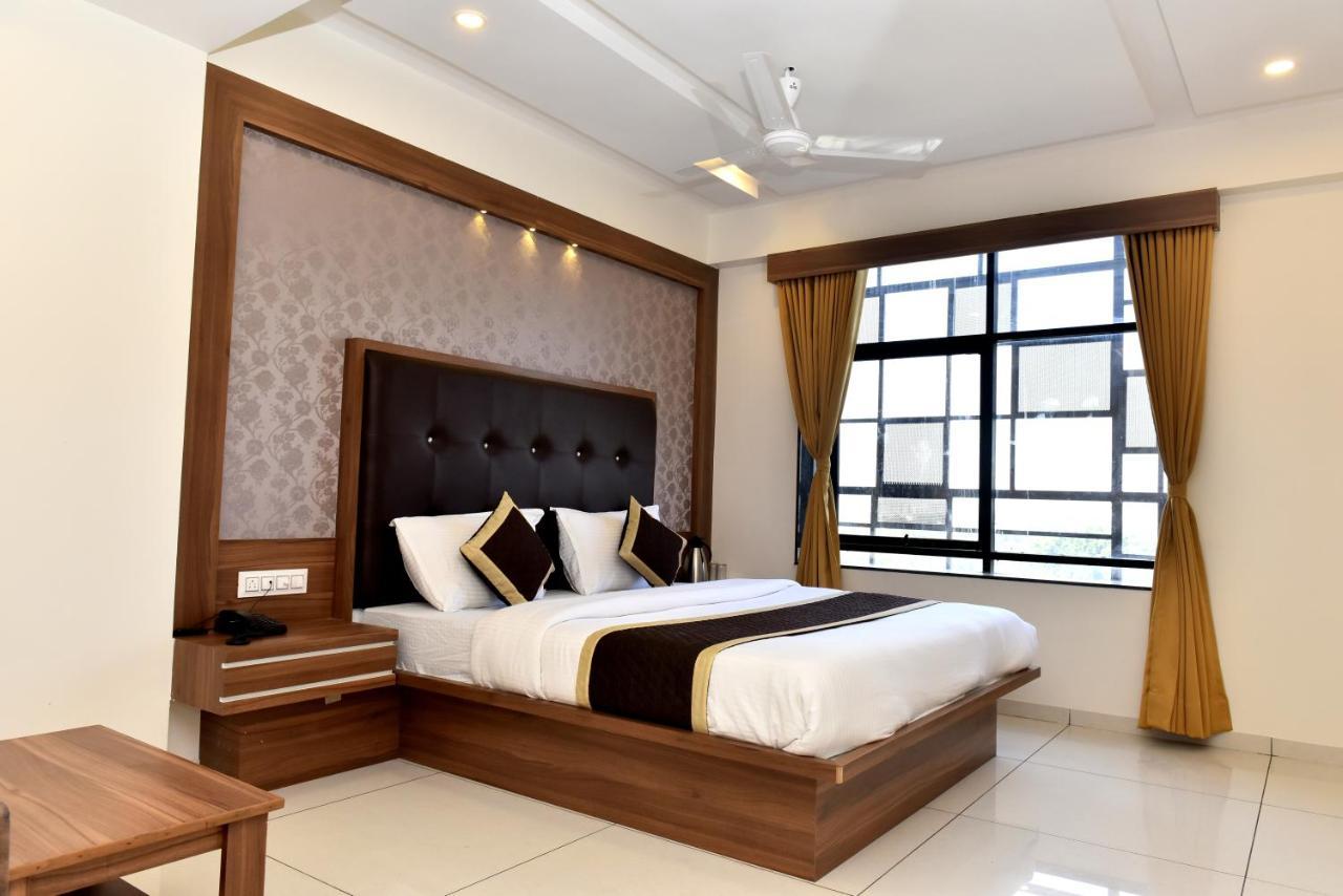 Hotel Aagman Kalri Экстерьер фото